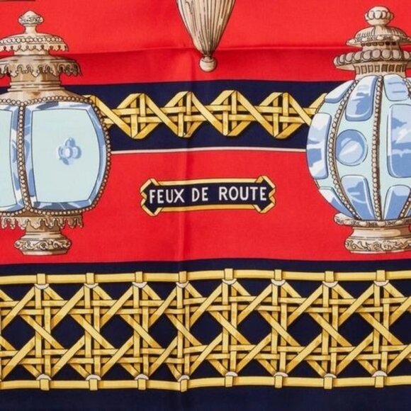 HERMES Silk Scarf Carre 90 FEUX DE ROUTE Carriage Lantern Red Gold - Picture 4 of 7